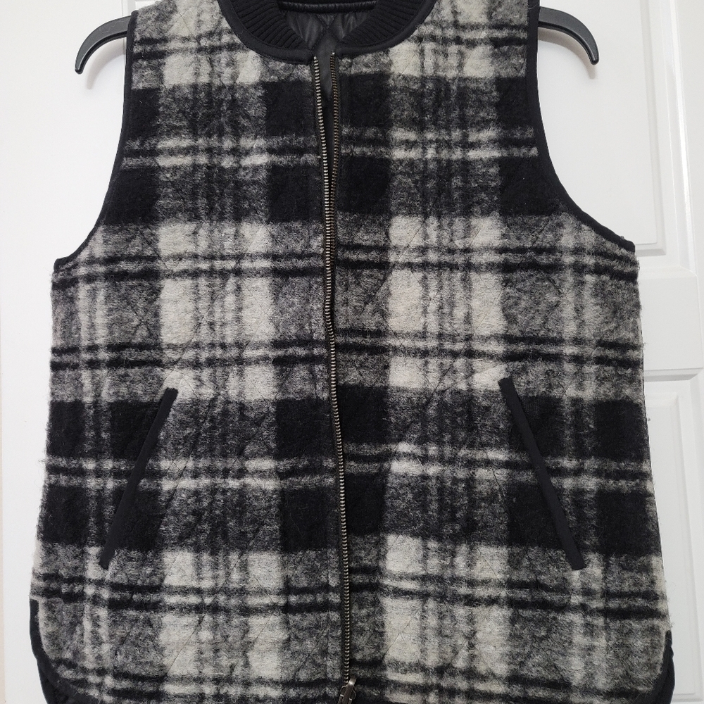 Vest - Picture 2 of 2